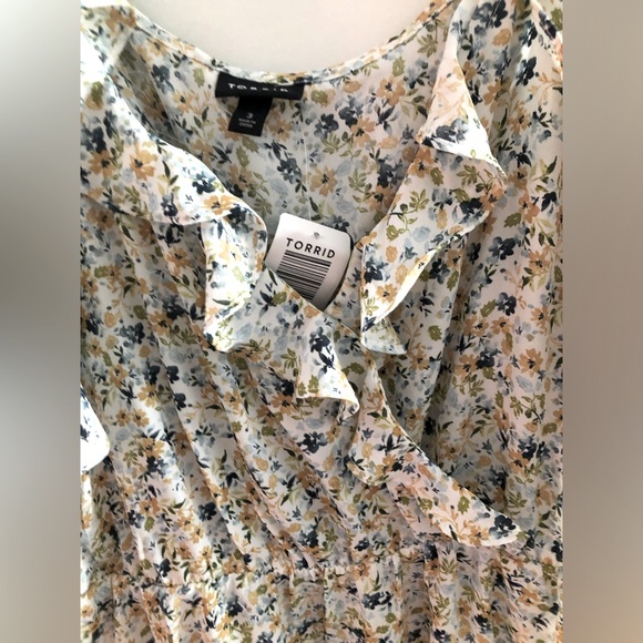 Torrid sz 3 Peplum Georgette Ruffle Surplice Tank Top NWT - Picture 5 of 8